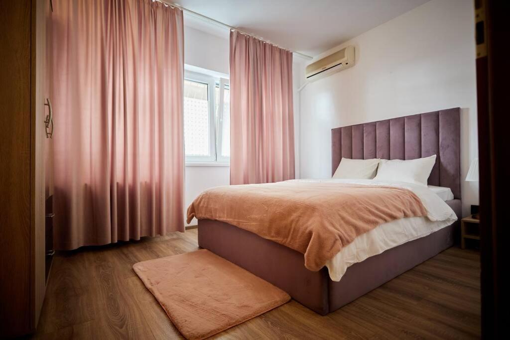 Queen Apartment Athenee Bukares Bagian luar foto